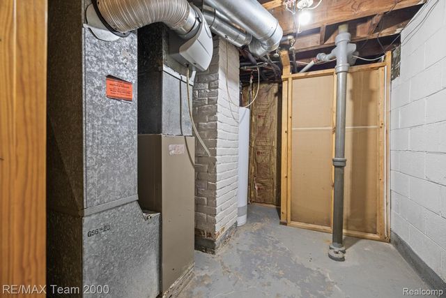 6872 Artesian Street, Detroit, MI 48228