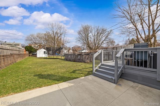 6872 Artesian Street, Detroit, MI 48228