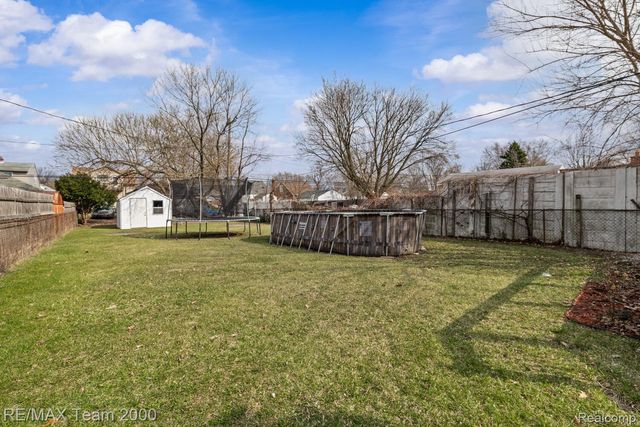 6872 Artesian Street, Detroit, MI 48228