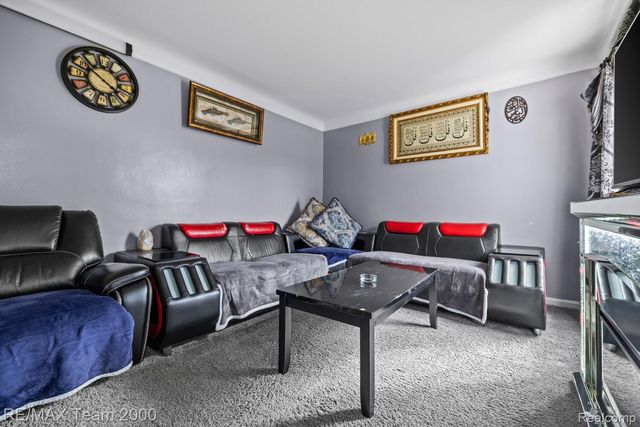 6872 Artesian Street, Detroit, MI 48228