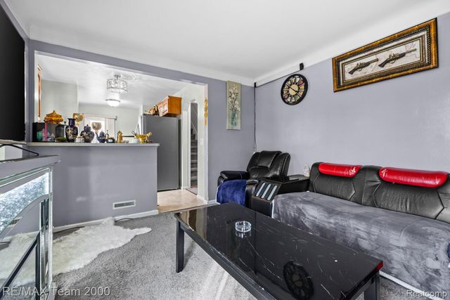 6872 Artesian Street, Detroit, MI 48228