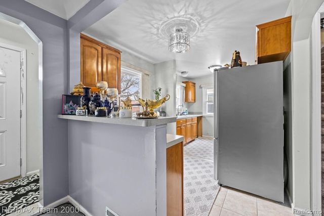 6872 Artesian Street, Detroit, MI 48228