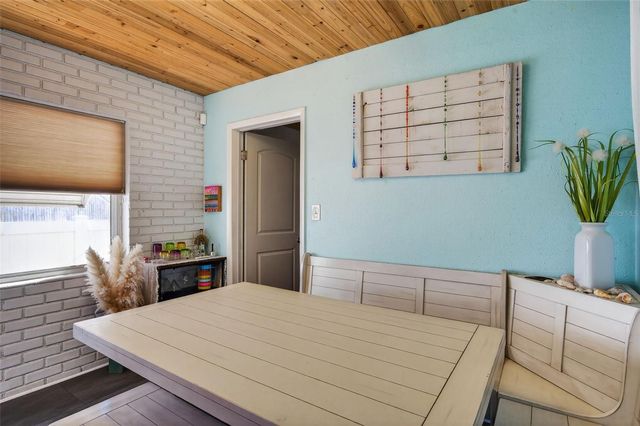 2444 34TH AVENUE N, St Petersburg, FL 33713