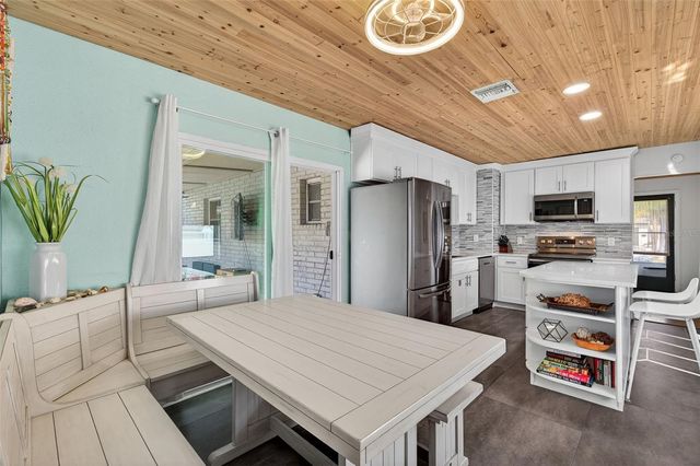 2444 34TH AVENUE N, St Petersburg, FL 33713