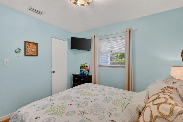 2444 34TH AVENUE N, St Petersburg, FL 33713