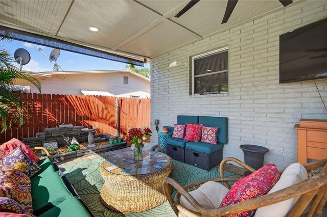 2444 34TH AVENUE N, St Petersburg, FL 33713