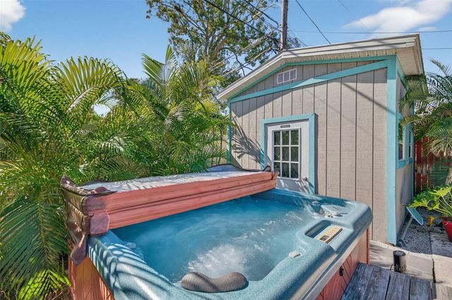 2444 34TH AVENUE N, St Petersburg, FL 33713