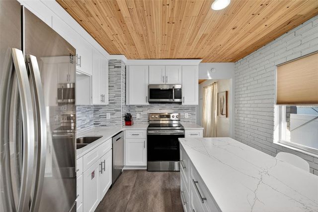 2444 34TH AVENUE N, St Petersburg, FL 33713