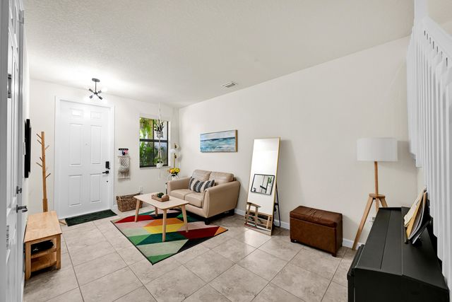 6977 Broadland Way, Coconut Creek, FL 33073