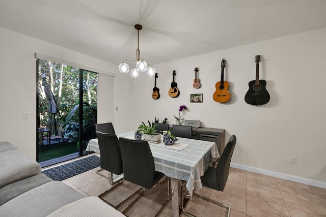 6977 Broadland Way, Coconut Creek, FL 33073
