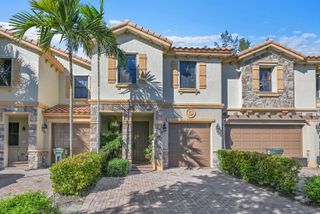 6977 Broadland Way, Coconut Creek, FL 33073