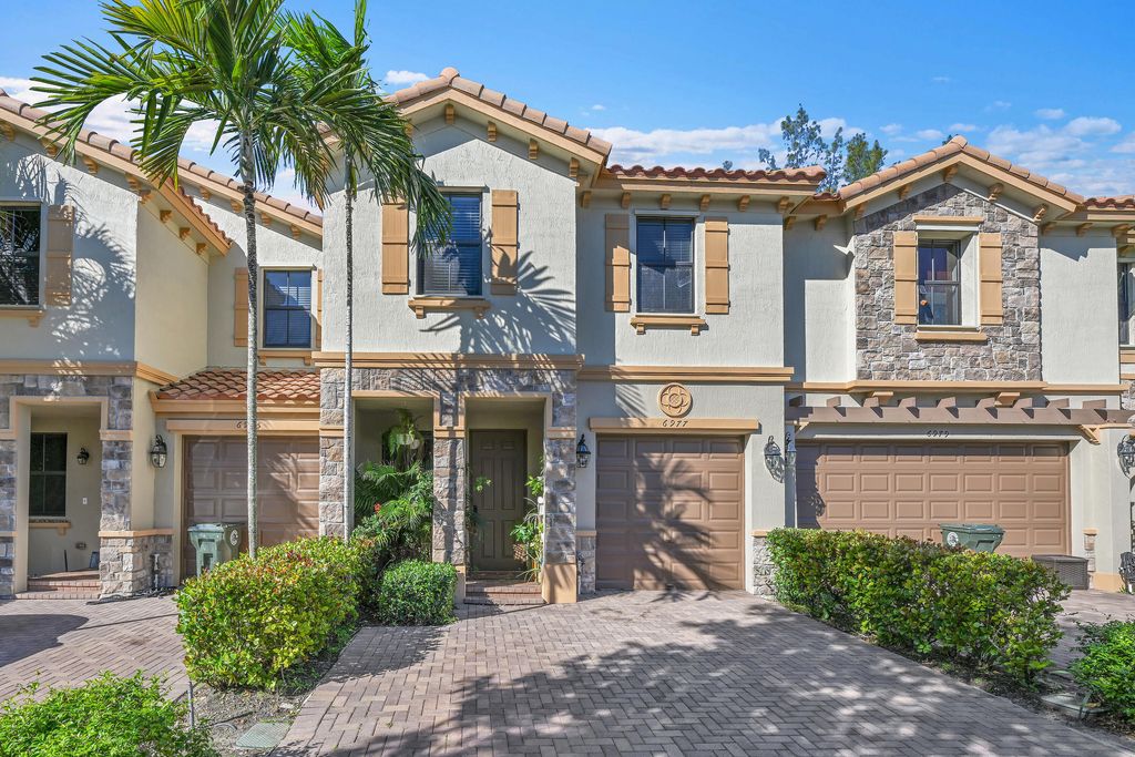 6977 Broadland Way, Coconut Creek, FL 33073