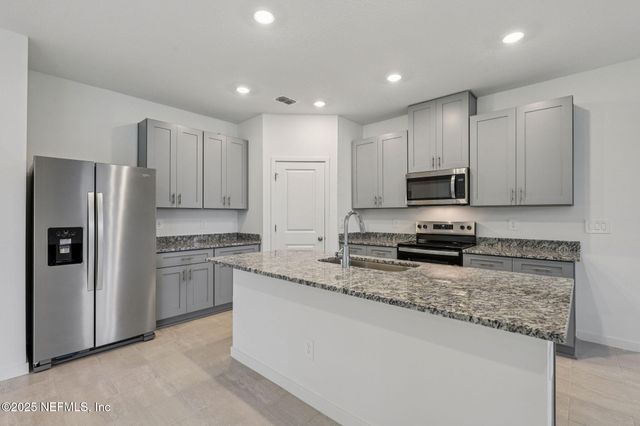 12707 SENBAY Court, Jacksonville, FL 32218