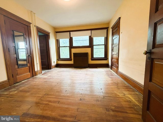526 SENECA ST, Bethlehem, PA 18015