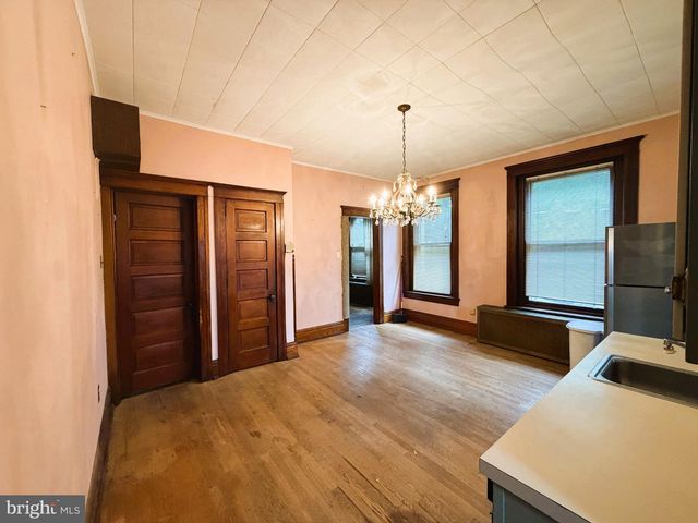 526 SENECA ST, Bethlehem, PA 18015