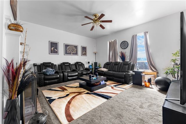825 North Ave, Braddock Hills, PA 15104