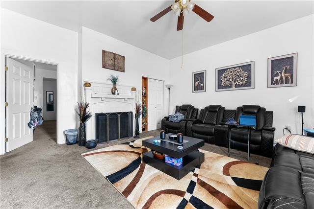 825 North Ave, Braddock Hills, PA 15104