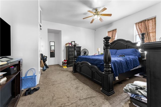 825 North Ave, Braddock Hills, PA 15104