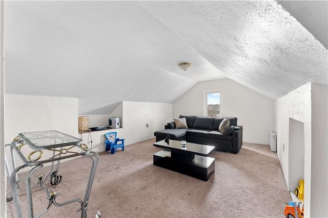 825 North Ave, Braddock Hills, PA 15104