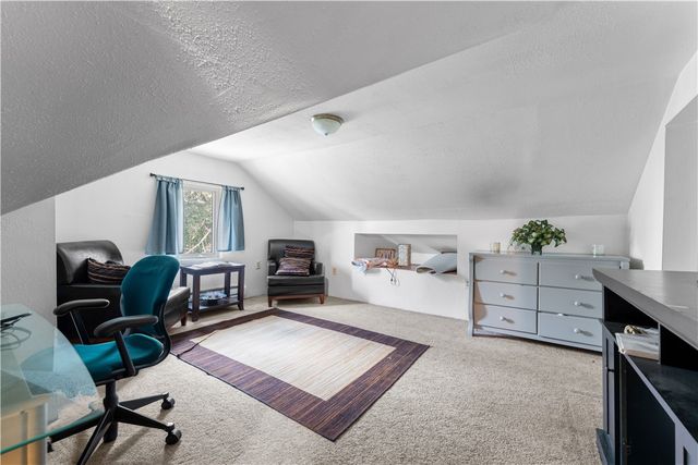 825 North Ave, Braddock Hills, PA 15104