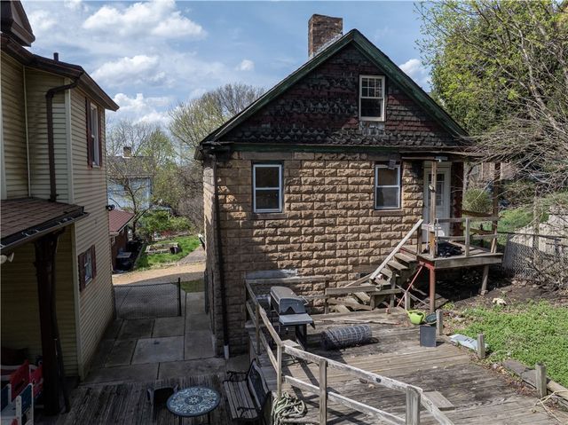 825 North Ave, Braddock Hills, PA 15104