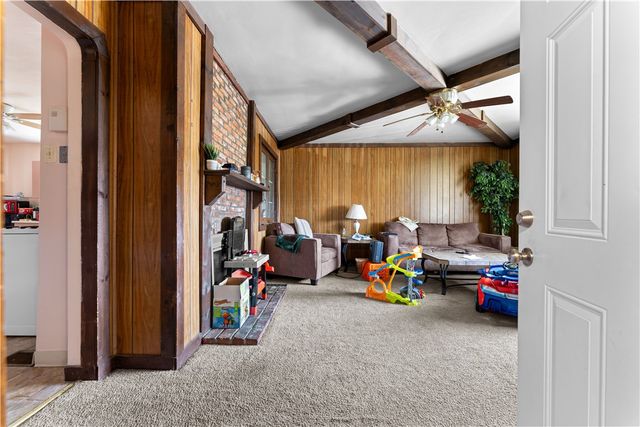 825 North Ave, Braddock Hills, PA 15104