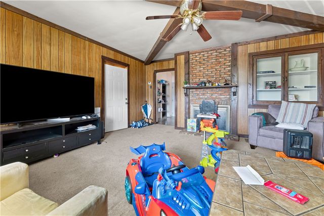 825 North Ave, Braddock Hills, PA 15104
