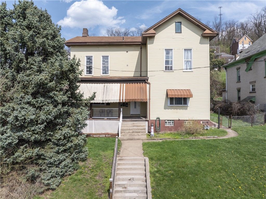 825 North Ave, Braddock Hills, PA 15104