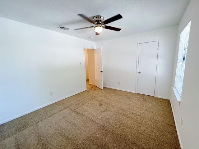 616 Valley Spring Drive, Arlington, TX 76018