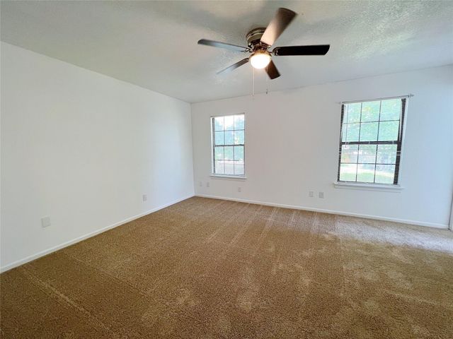 616 Valley Spring Drive, Arlington, TX 76018