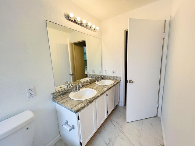 616 Valley Spring Drive, Arlington, TX 76018