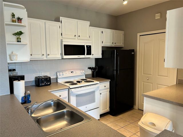 8809 DUNES COURT 303, Kissimmee, FL 34747