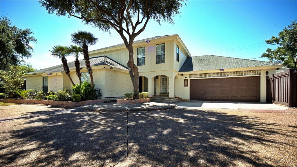 5825 Ocean Dr, Corpus Christi, TX 78412 — exterior