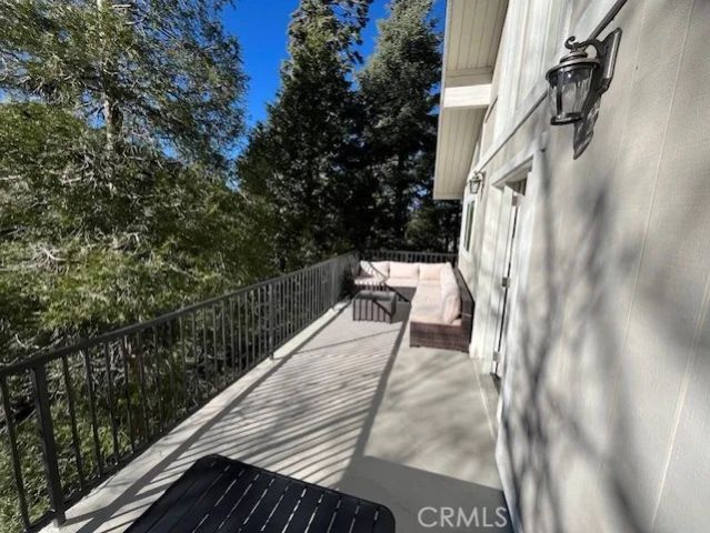 601 Sunderland Court, Lake Arrowhead, CA 92352