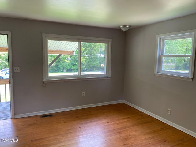 517 Nunley Drive, Johnson City, TN 37604