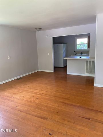 517 Nunley Drive, Johnson City, TN 37604