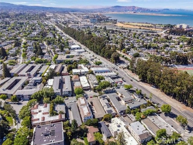 1124 Douglas, Burlingame, CA 94010