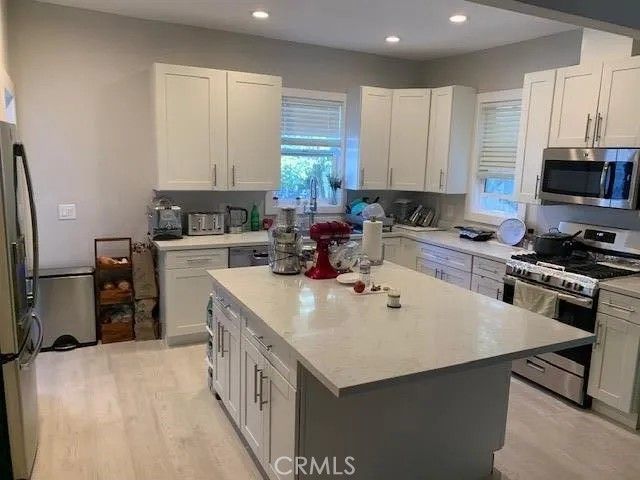 1124 Douglas, Burlingame, CA 94010