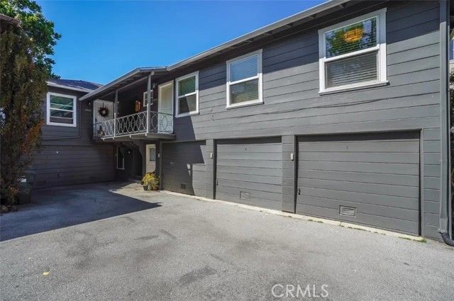 1124 Douglas, Burlingame, CA 94010