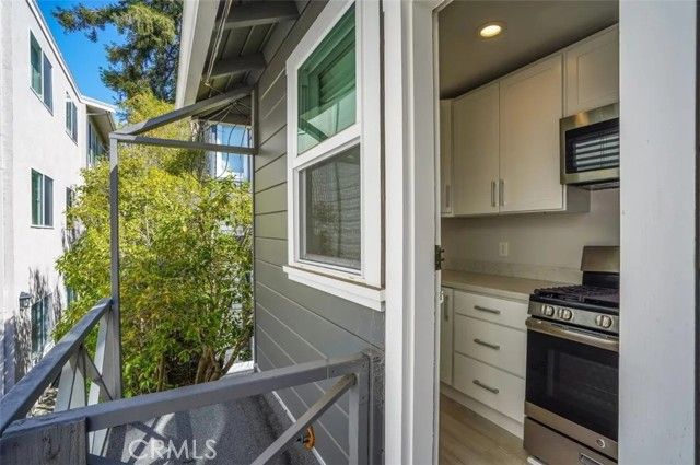 1124 Douglas, Burlingame, CA 94010