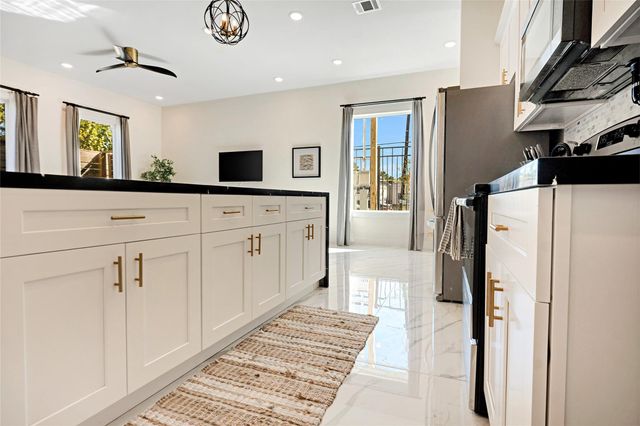 5908 St Augustine Street C, Houston, TX 77021