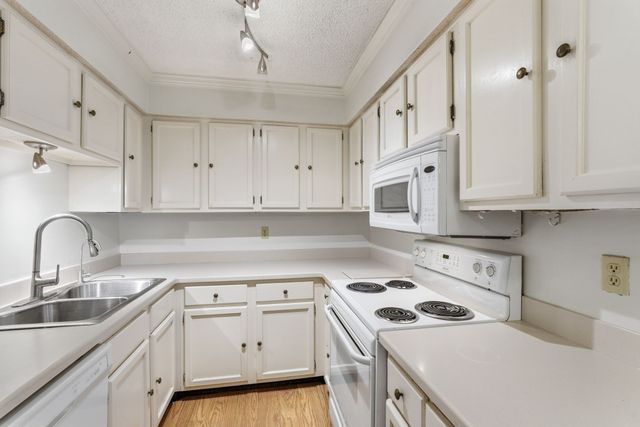 4487 Post Pl Apt 172, Nashville, TN 37205