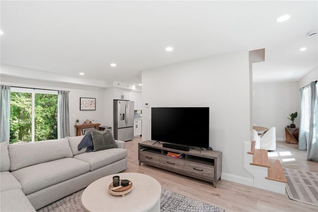72 Wilbur Road, Lincoln, RI 02865