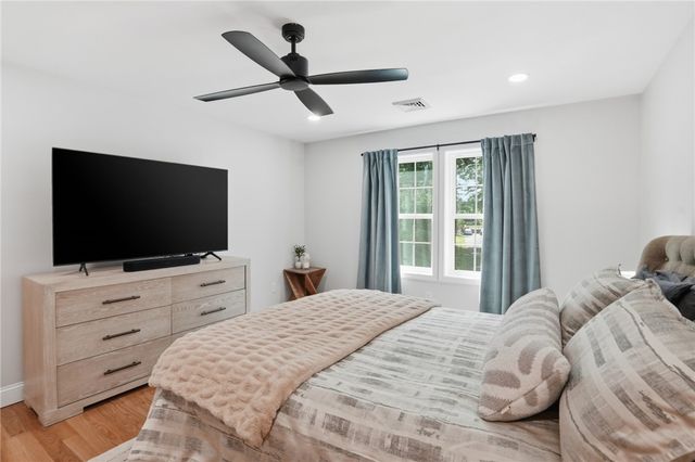72 Wilbur Road, Lincoln, RI 02865
