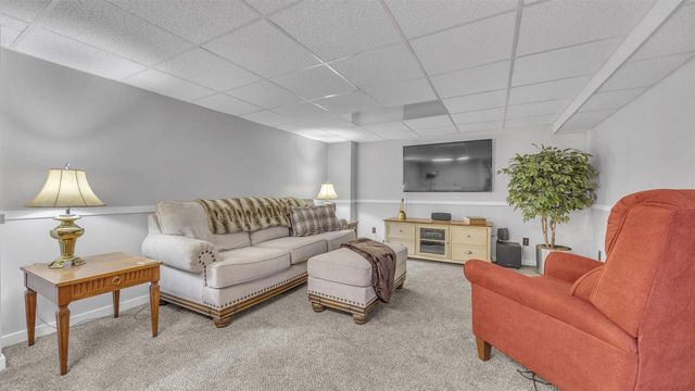 908 MEADOW LANE, Fond Du Lac, WI 54935