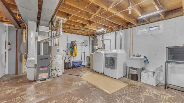 908 MEADOW LANE, Fond Du Lac, WI 54935