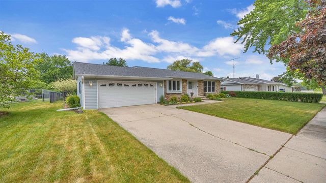 908 MEADOW LANE, Fond Du Lac, WI 54935