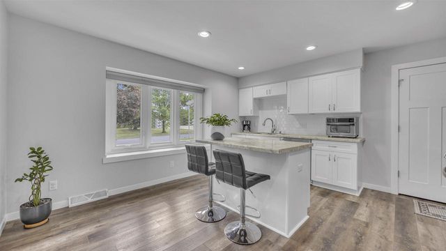 908 MEADOW LANE, Fond Du Lac, WI 54935