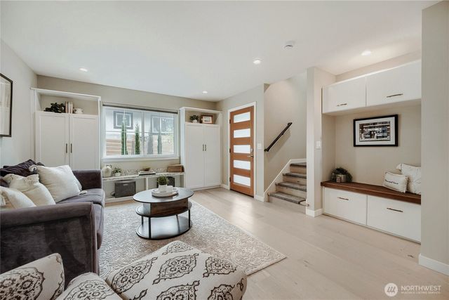 12534 C 5th Avenue NE, Seattle, WA 98125