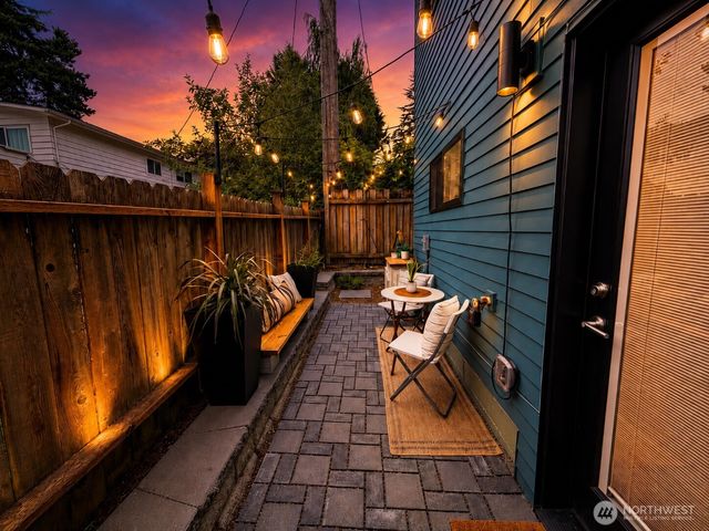 12534 C 5th Avenue NE, Seattle, WA 98125
